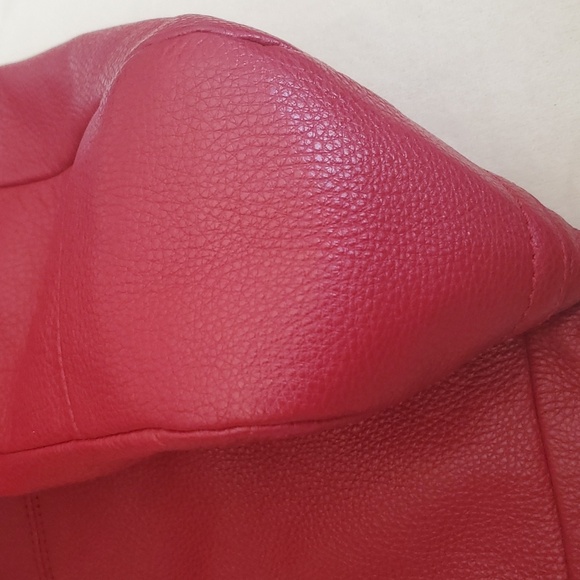 Larger Size Red Leather Coach Shoulder Bag - Picture 7 of 9